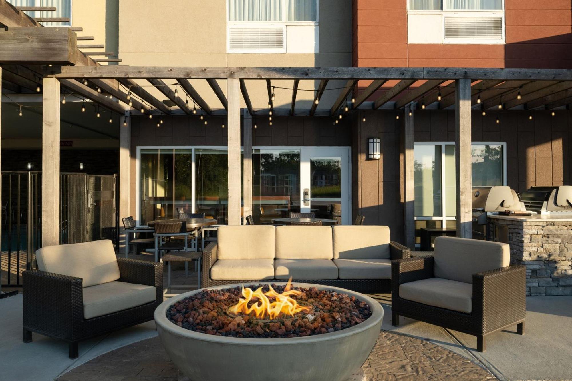 Towneplace Suites By Marriott Lafayette South Экстерьер фото